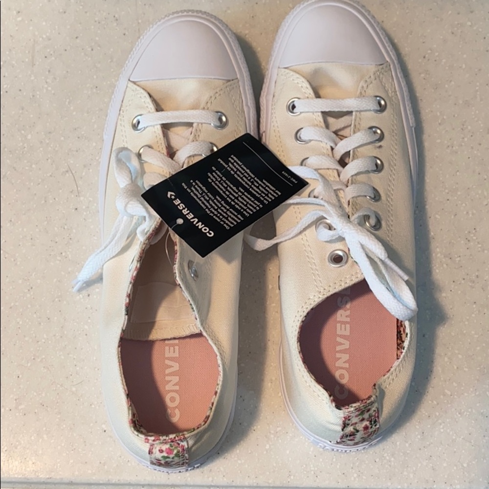 NWT Converse Sneakers